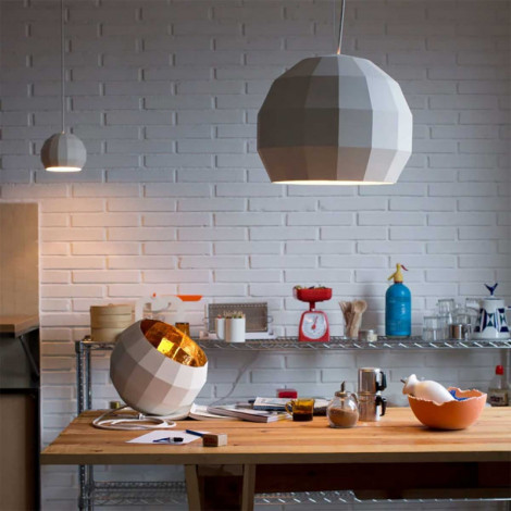 Suspension facettes blanche et or - plusieurs dimensions|Suspensions|Lampe Avenue Suspension facettes blanche et or - plusieurs dimensions|Suspensions|Lampe Avenue