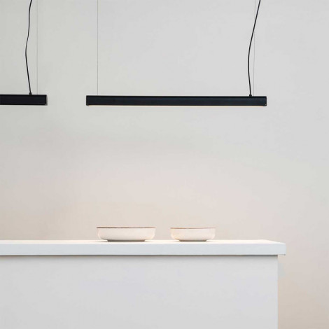 Suspension tube led noire Vico 600 avec fleuron de surface|Suspensions|Lampe Avenue