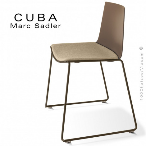 Chaise design CUBA, piétement luge acier peint, coque plastique couleur, assise garnie habillage tissu.|Chaise|100chaises