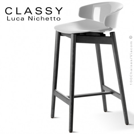 Tabouret de cuisine design CLASSY, piétement bois massif de Frêne conique vernis, assise coque plastique couleur.|Tabouret|100chaises