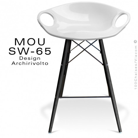 Tabouret de cuisine design MOU-SW65, assise coque plastique couleur, piétement bois vernis avec repose pieds acier peint.|Tabouret|100chaises