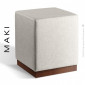 Pouf carré design MAKI, avec socle placage bois de hêtre vernis, assise et côtés, habillage tissu tissé couleur.|Tabouret|100chaises