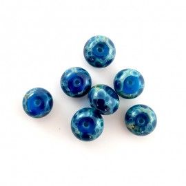 7 perles en verre bleu