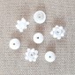 7 perles en verre de couleur blanche
