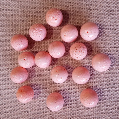 Lot de 16 perles de corail peinte rose