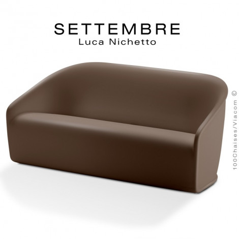 Canapé design lounge SETTEMBRE, structure monobloc plastique couleur avec accoudoir pour votre extérieur.|Banquettes / Bancs / Poufs|100chaises Canapé design lounge SETTEMBRE, structure monobloc plastique couleur avec accoudoir pour votre extérieur.|Banquettes / Bancs / Poufs|100chaises