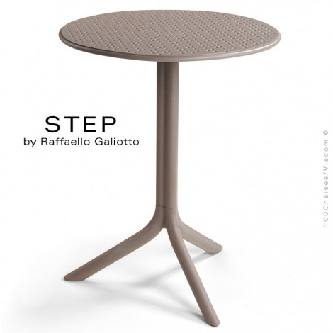 Table design d'extérieur STEP, plateau rond plastique ajouré, piétement colonne centrale terminaison trois branches plastique.|Table|100chaises